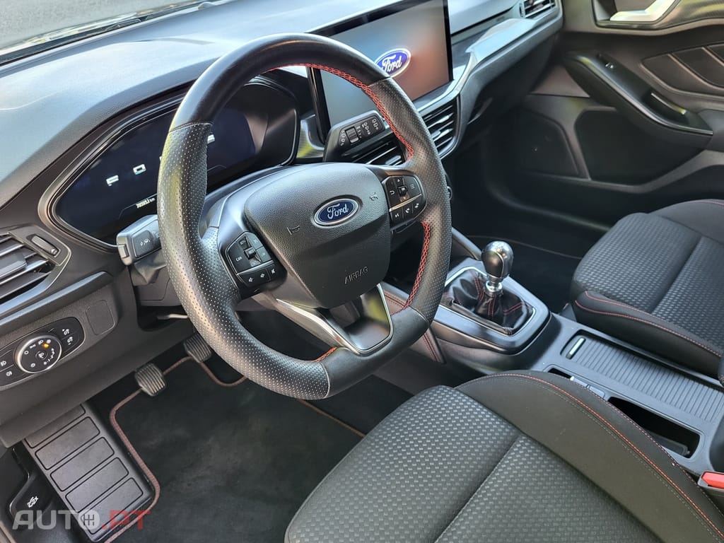 Ford Focus SW 1.0 EcoBoost MHEV ST-Line X