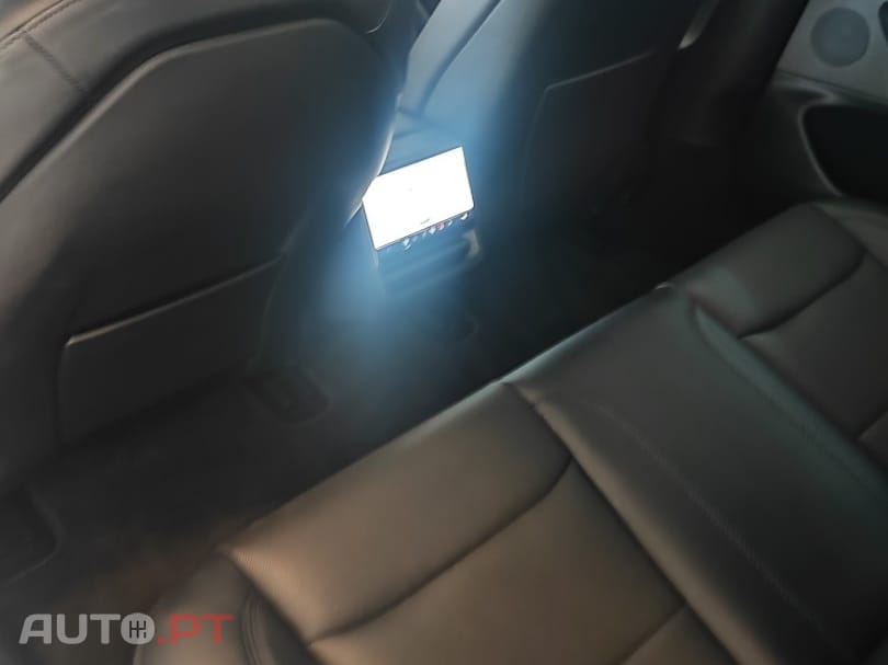 Tesla Model 3 Tração Traseira Premium