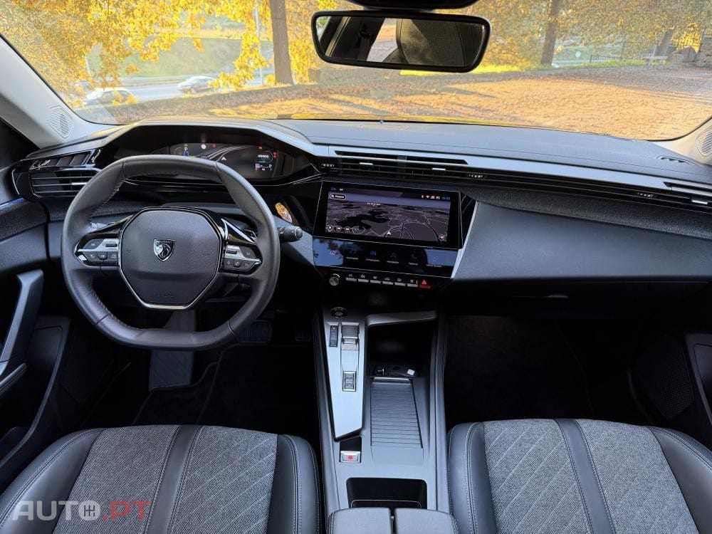 Peugeot 408 1.6 Hybrid Allure Pack e-EAT8