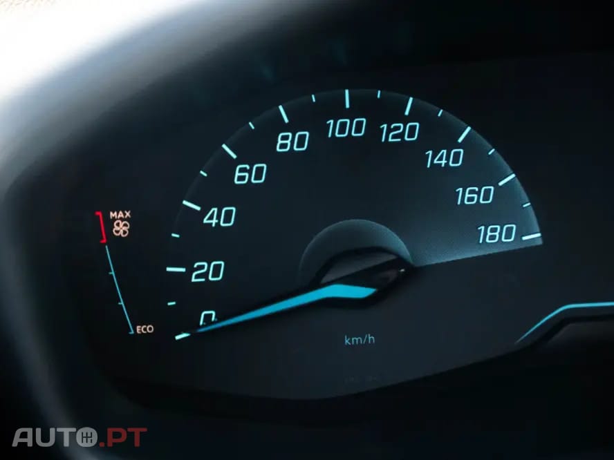 Peugeot E-208 50 kWh Active