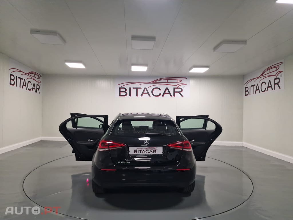 Mercedes-Benz A 250 E STYLE PLUS Hibrido Plug-In