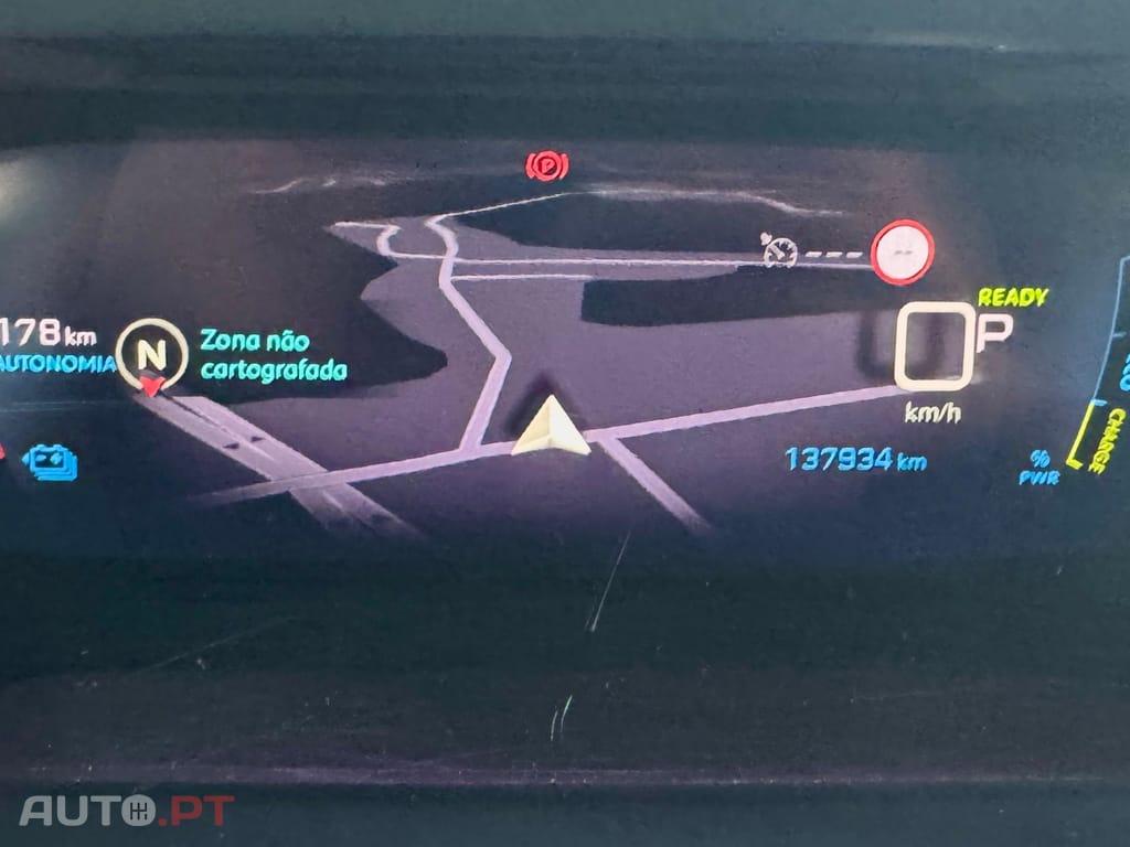 Peugeot E-2008 50 kWh Allure Pack - IVA Dedutivel !!!