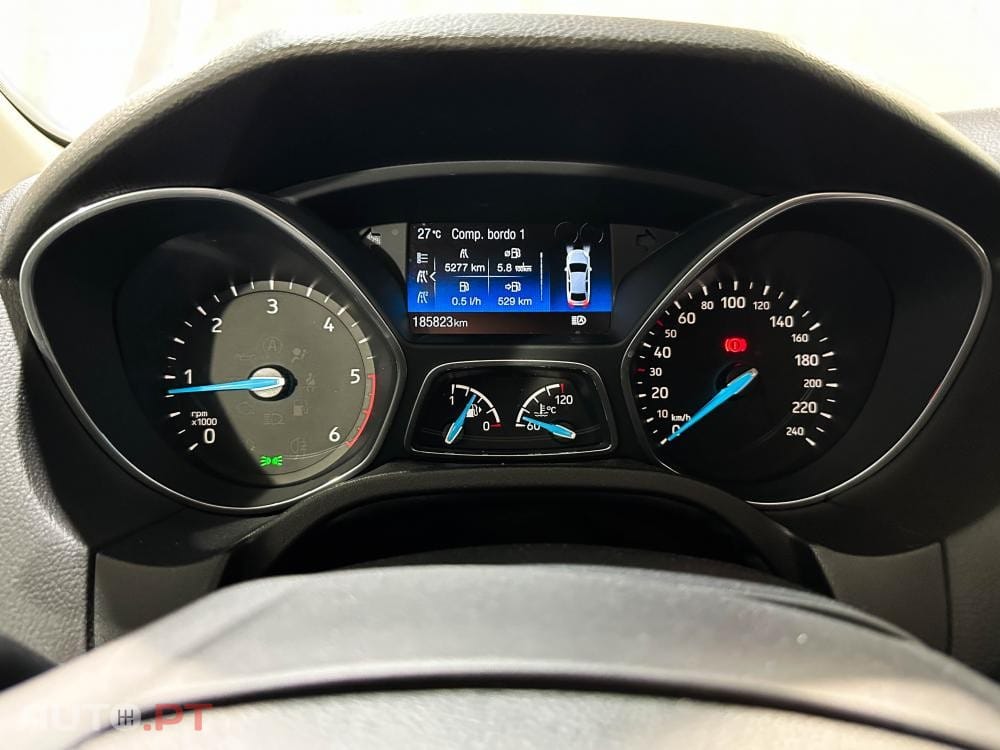 Ford Focus 1.5 EcoBlue S&S Aut. TITANIUM DESIGN