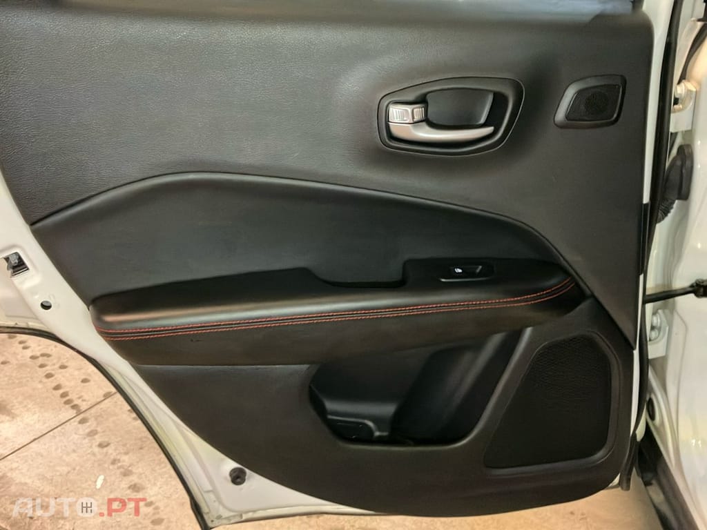 Jeep Compass 1.3 TG Trailhawk