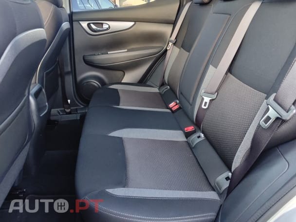 Nissan Qashqai 1.5 dCi N-Connecta 18