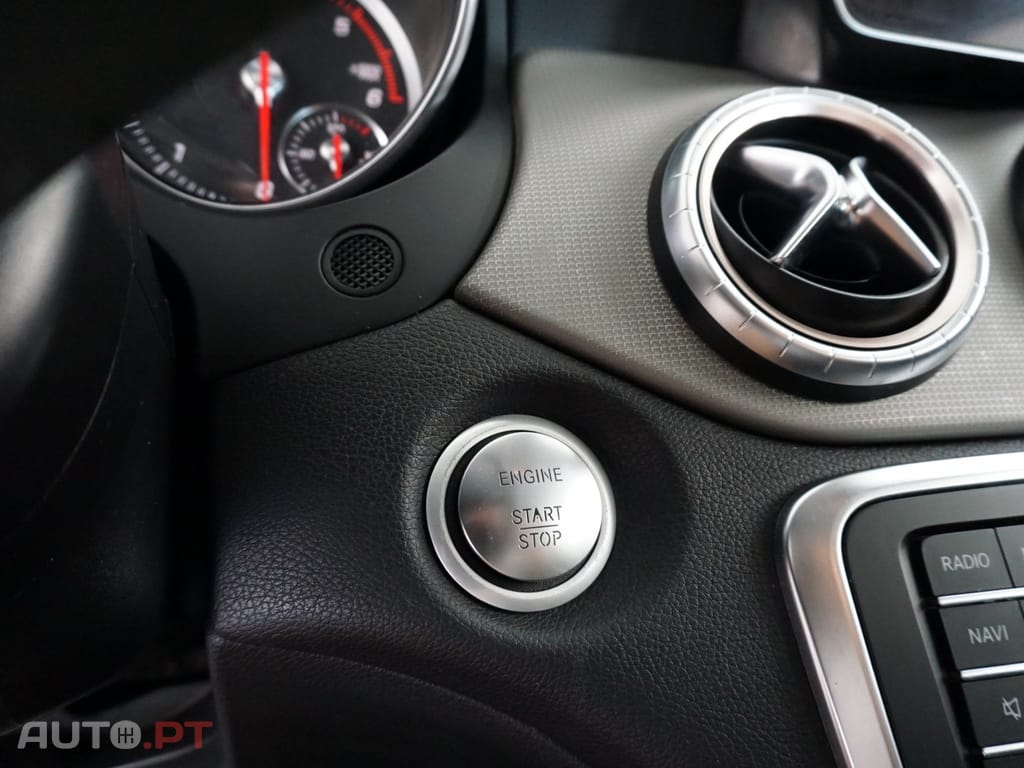 Mercedes-Benz CLA 200 d Shooting Brake — fotografia 20