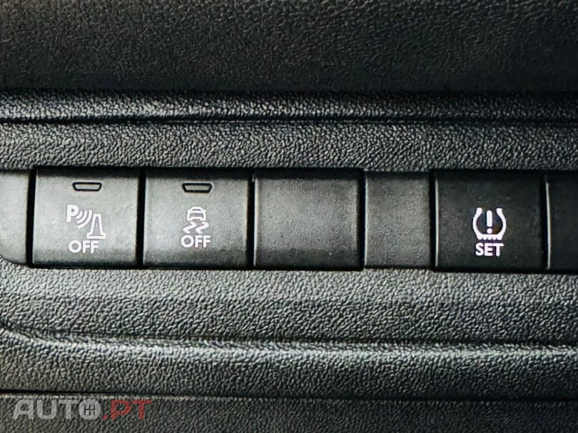 Peugeot 208 1.2 VTi SE Style