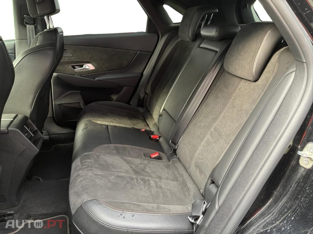 DS DS7 Crossback E-Tense Performance Line EAT8
