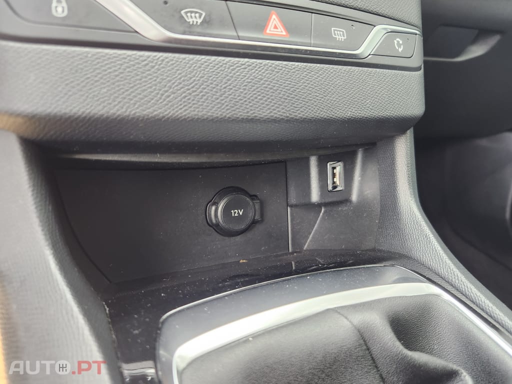 Peugeot 308 1.5 BlueHDi Business Line