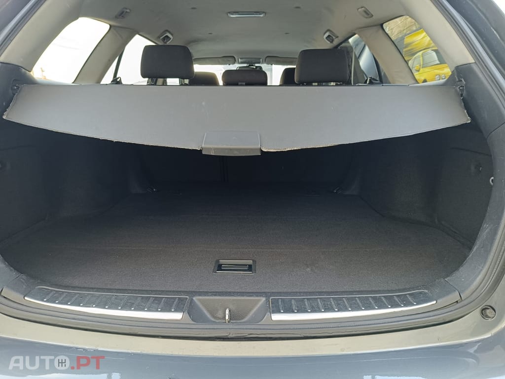 Toyota Avensis LB 2.0 D-4D Sol