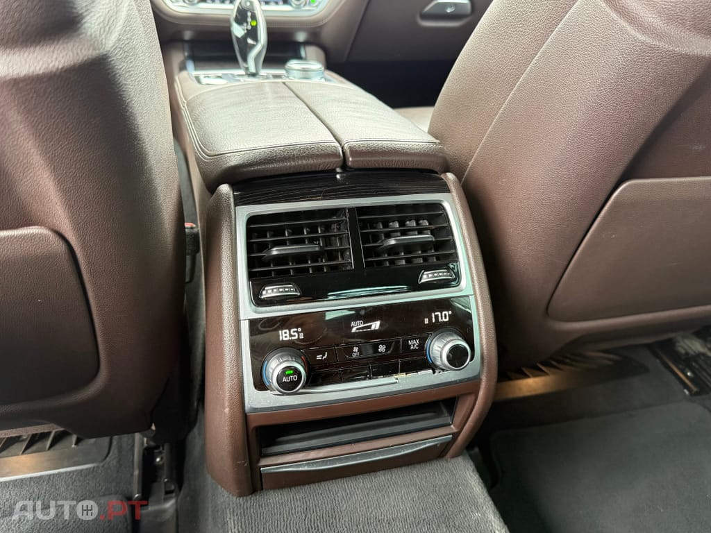 BMW 740 d xDrive Pack M Auto