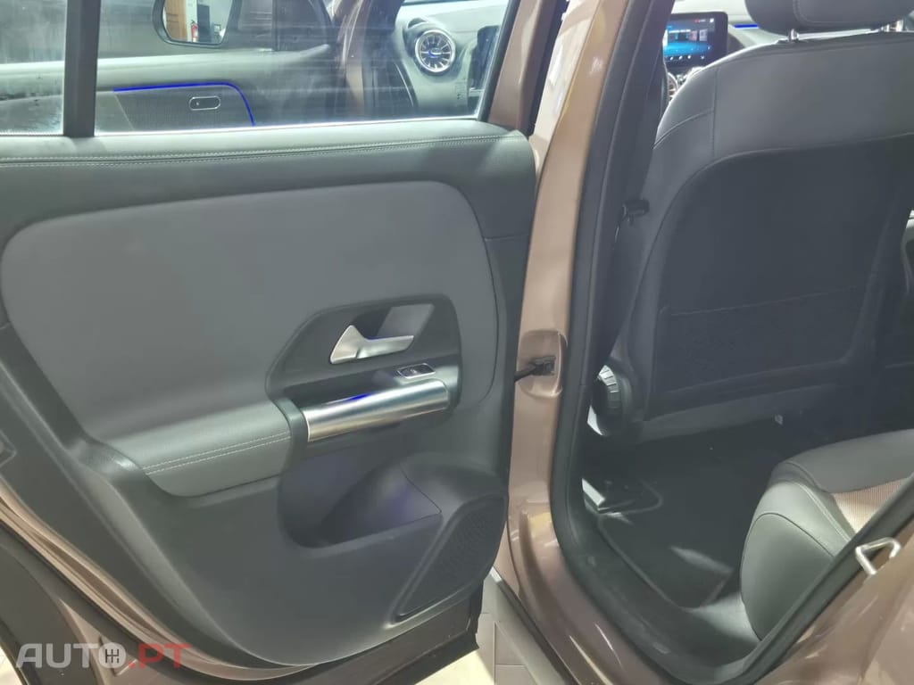 Mercedes-Benz EQA 250+ Edition — fotografia 17