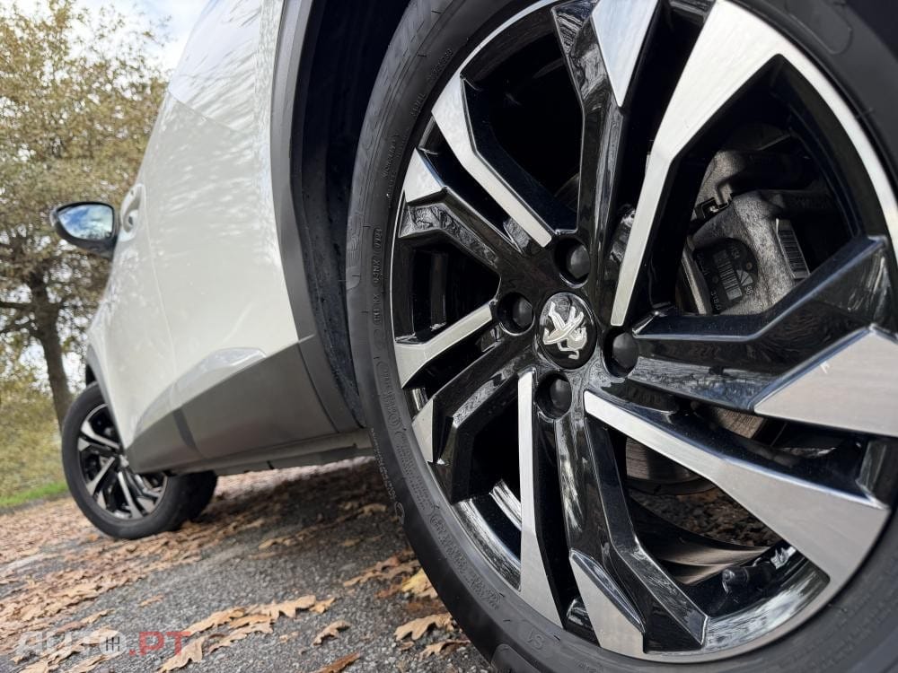 Peugeot E-2008 50 kWh GT Pack