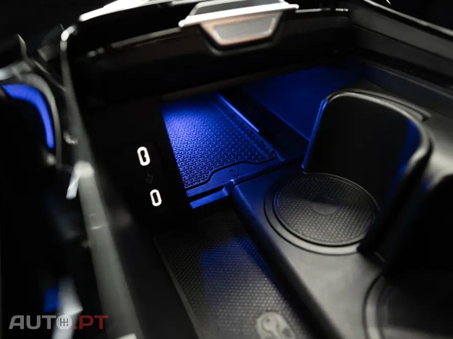 Mercedes-Benz EQE 300 Electric Art