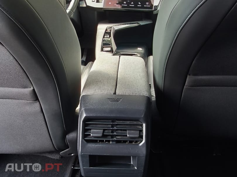 Peugeot 3008 1.2 Hybrid Allure e-DCS6