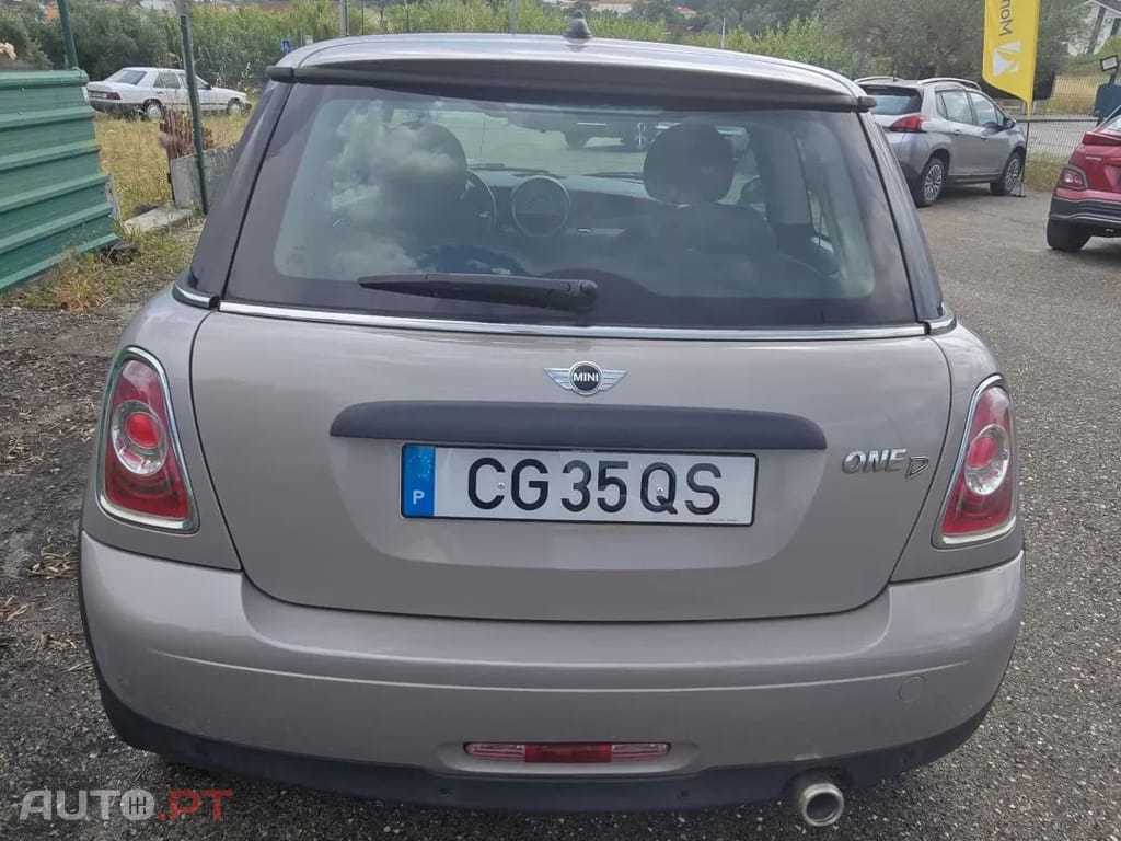 MINI Cooper Cooper D