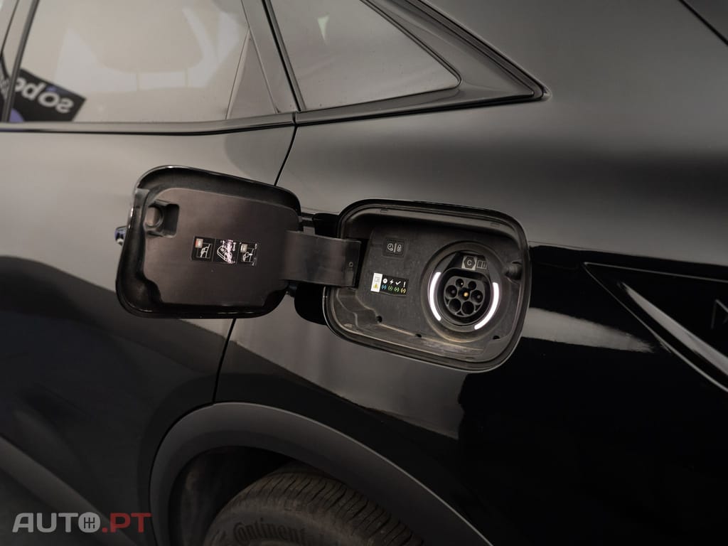 DS DS7 Crossback E-Tense Performance Line EAT8