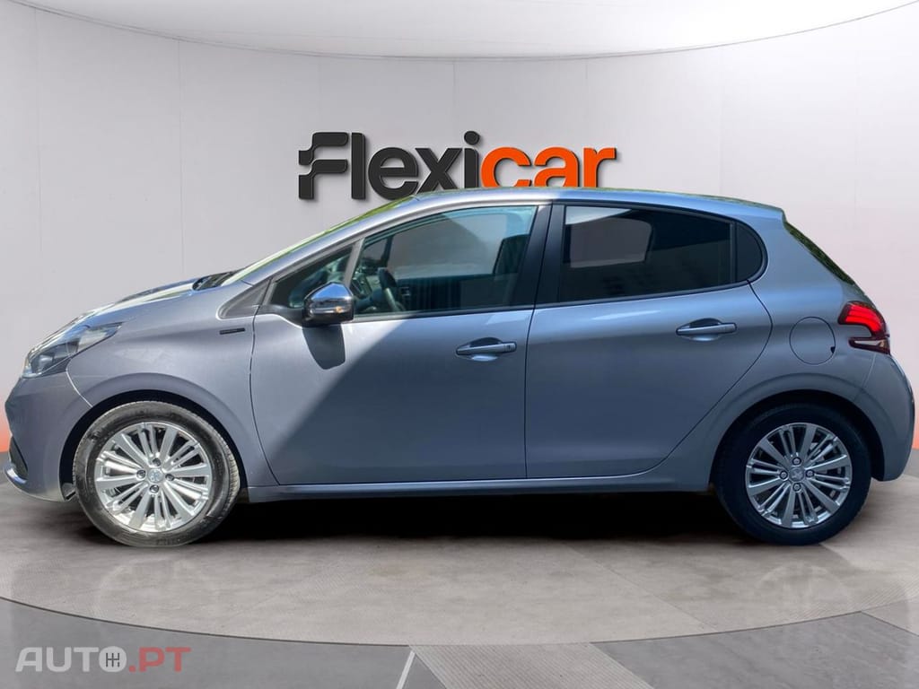 Peugeot 208 1.2 PureTech Signature