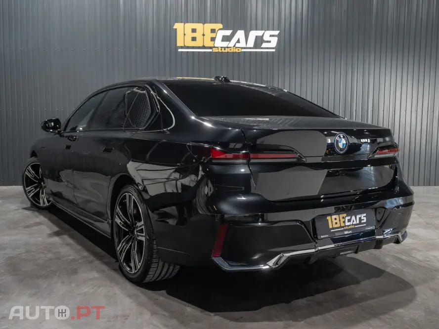 BMW 750 750e xDrive Pack Desportivo M