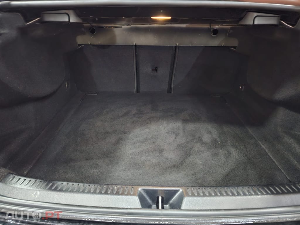 Mercedes-Benz A 180 7G-DCT AMG Line