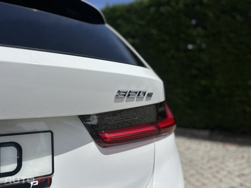 BMW 320 e Touring Line Luxury Auto