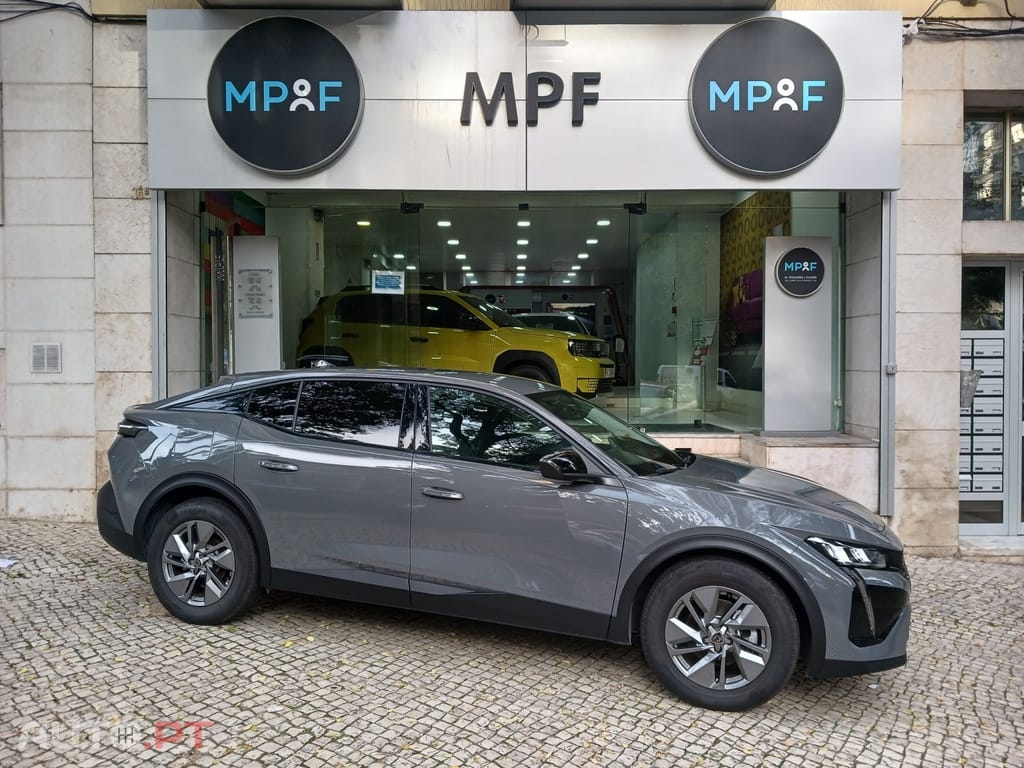 Peugeot 408 1.2 Hybrid Allure e-DCS6