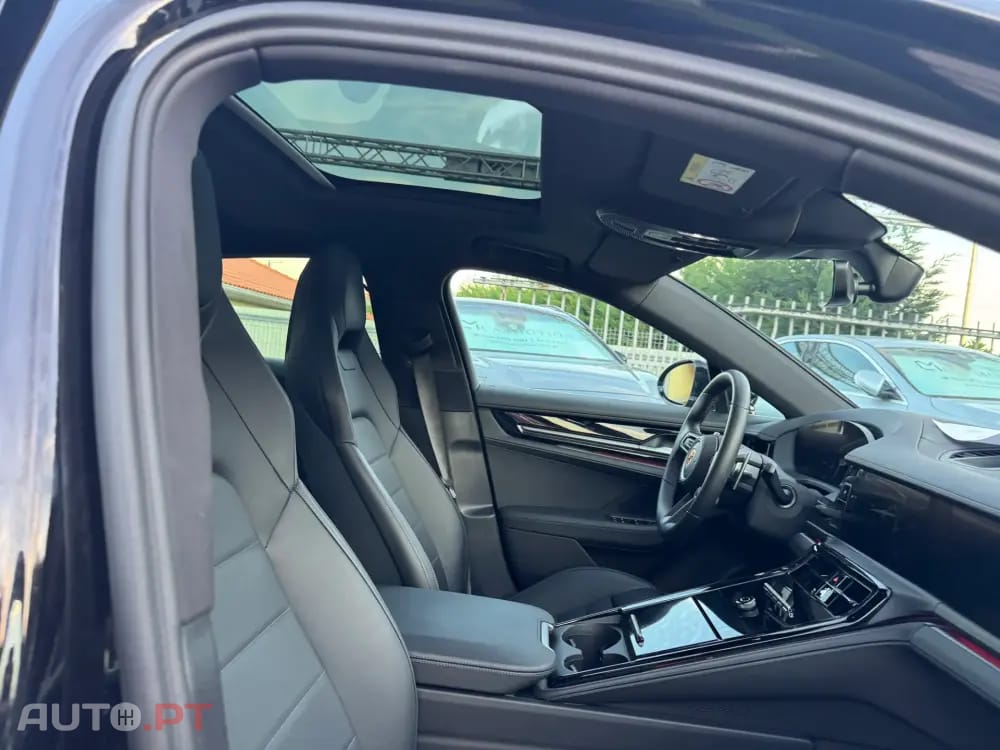 Porsche Panamera 4 E-Hybrid