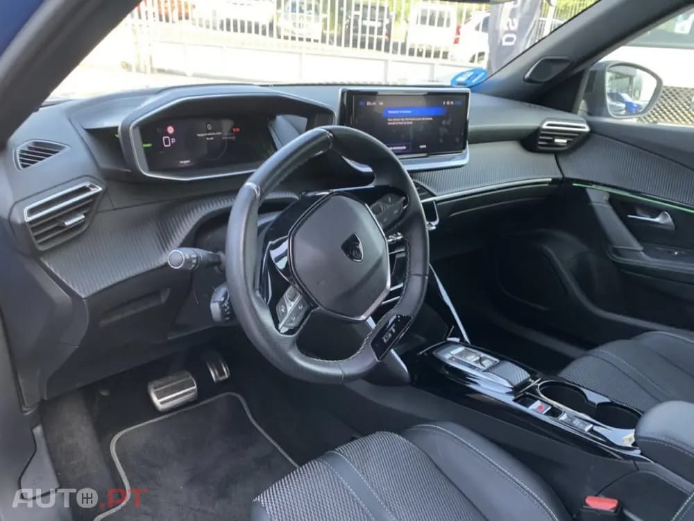 Peugeot E-2008 50 kWh GT