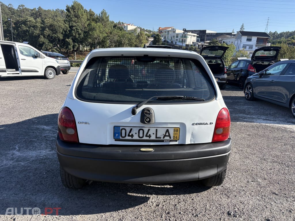 Opel Corsa 1.7 D Janelas Base