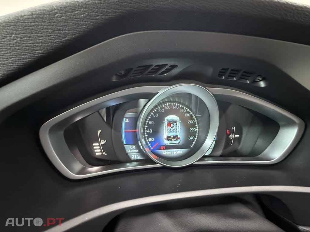 Volvo V40 1.6 D2 R-Design Momentum