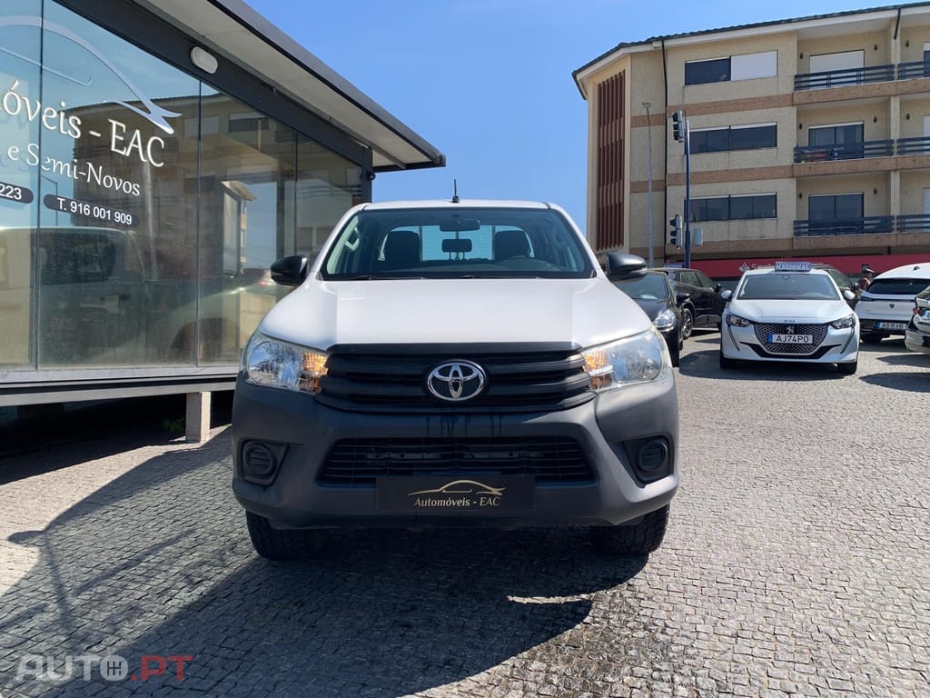 Toyota Hilux 2.4 D-4D 2WD CD