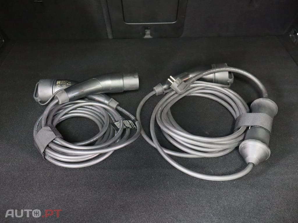 Volvo XC60 2.0 T6  AWD PHEV Core Auto