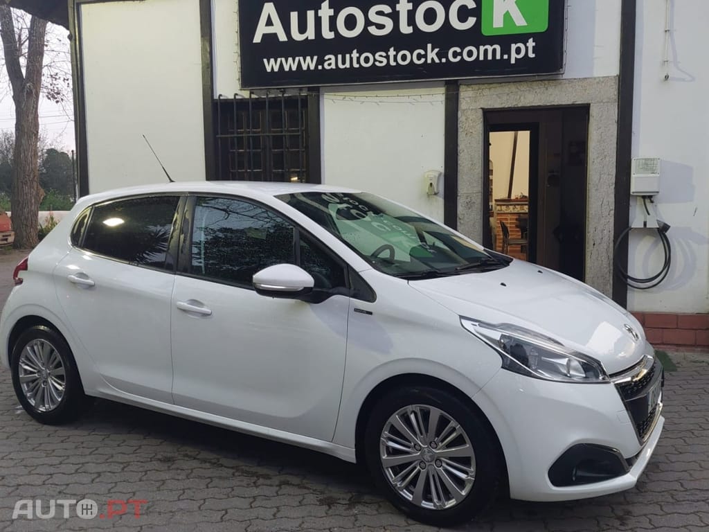 Peugeot 208 1.2 PureTech Signature