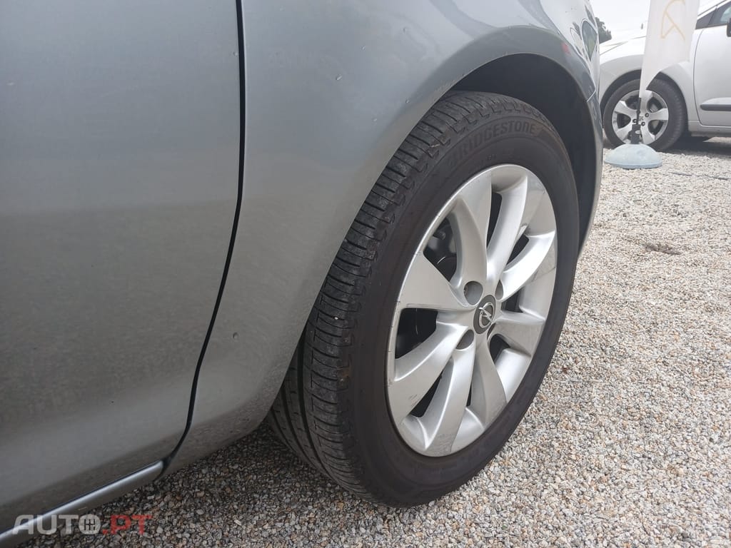 Opel Corsa 1.2 Street Edition