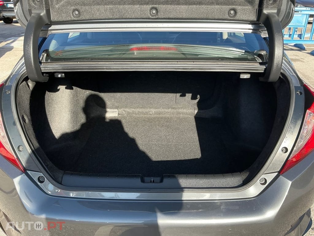 Honda Civic 1.5 i-VTEC Executive CVT