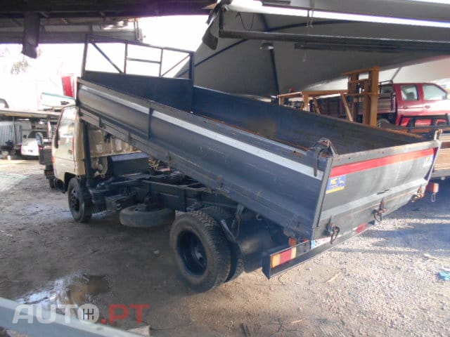 Toyota Dyna 280 Tri-Basculante