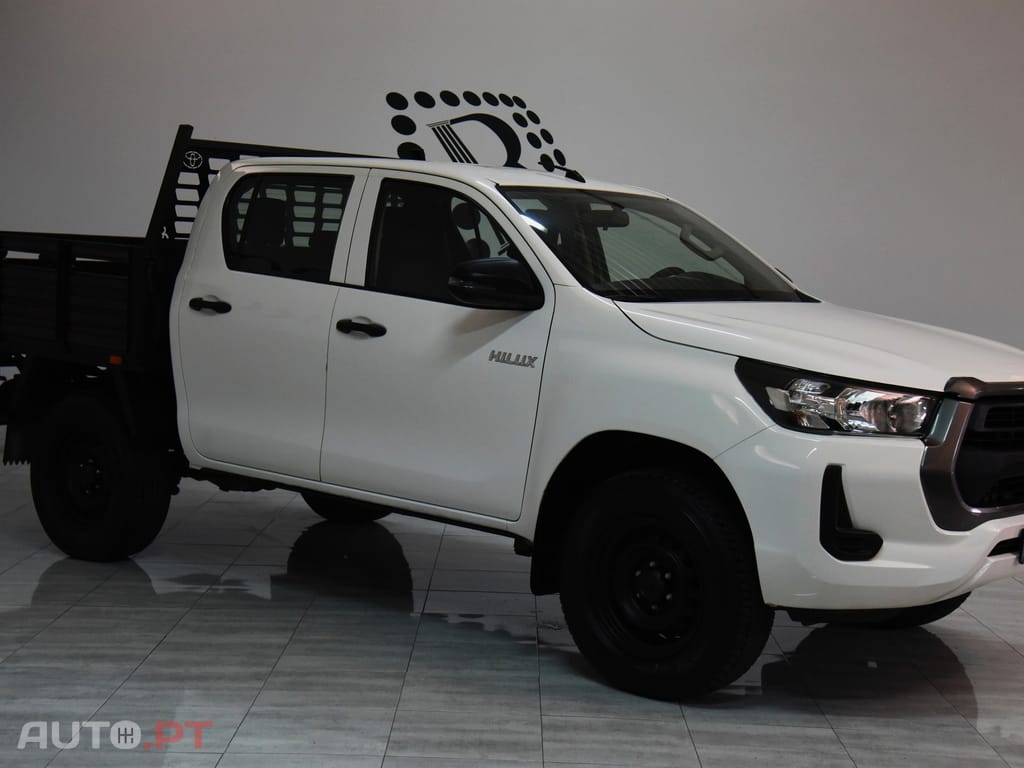Toyota Hilux 2.4 D-4D 2WD CD CM