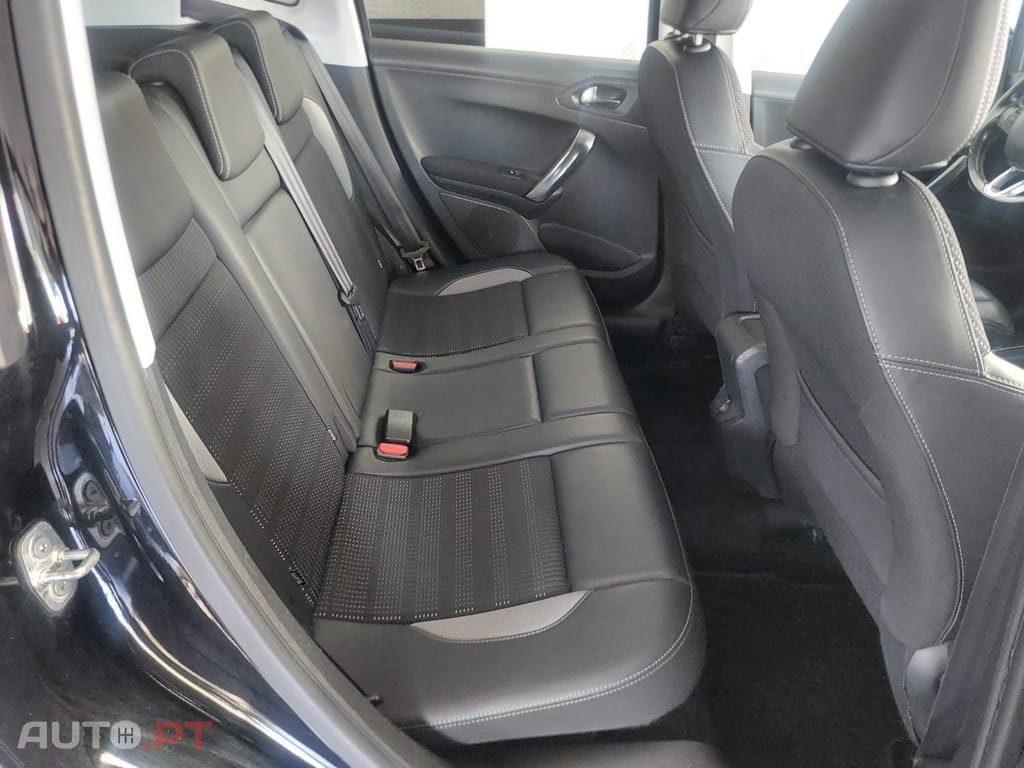 Peugeot 2008 1.2 PureTech Allure