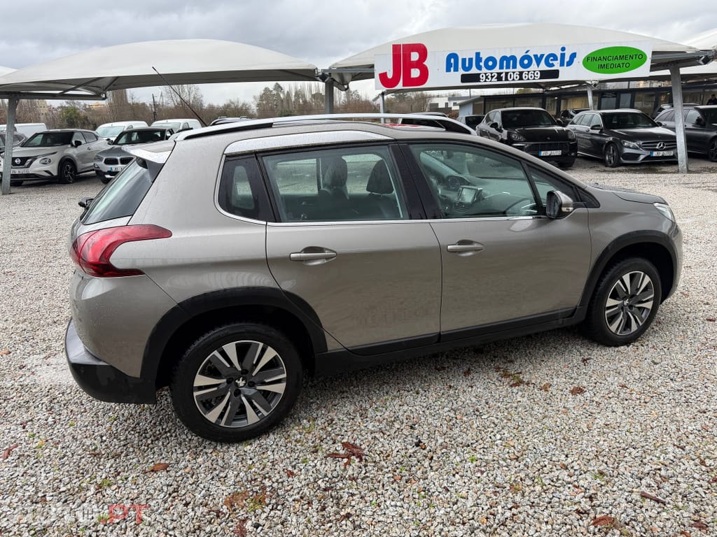 Peugeot 2008 1.2 PureTech Allure