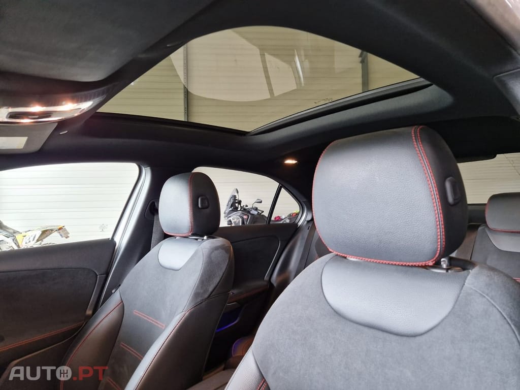Mercedes-Benz A 250 e AMG Line