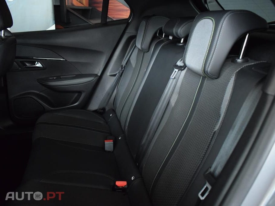 Peugeot 2008 1.5 BlueHDi GT EAT8