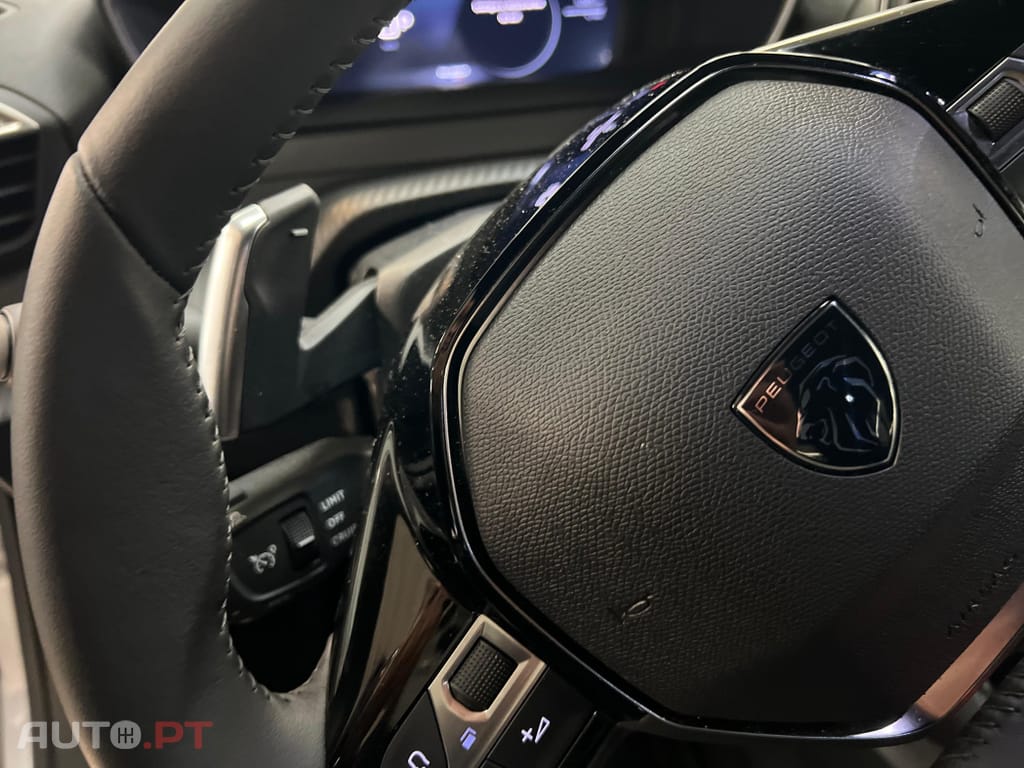 Peugeot 2008 1.2 Hybrid Allure e-DCS6