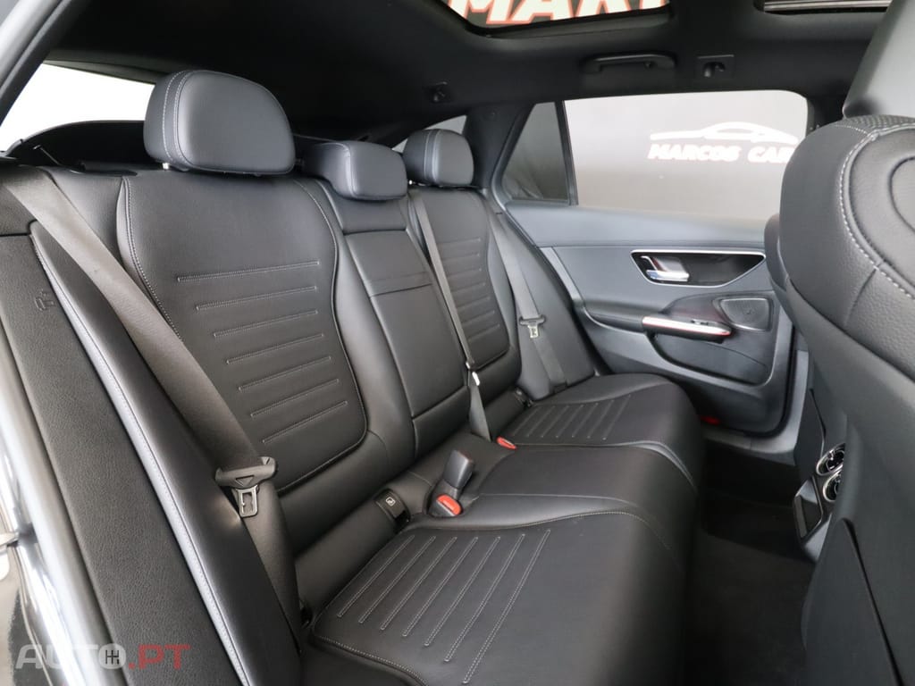 Mercedes-Benz C 300 e T 9G-TRONIC AMG Line — fotografia 11