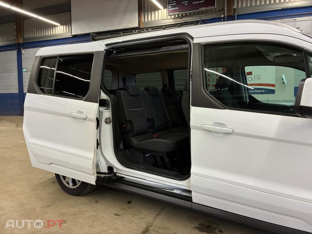 Ford Tourneo 1.5 EcoBlue Aut. S&S Titanium