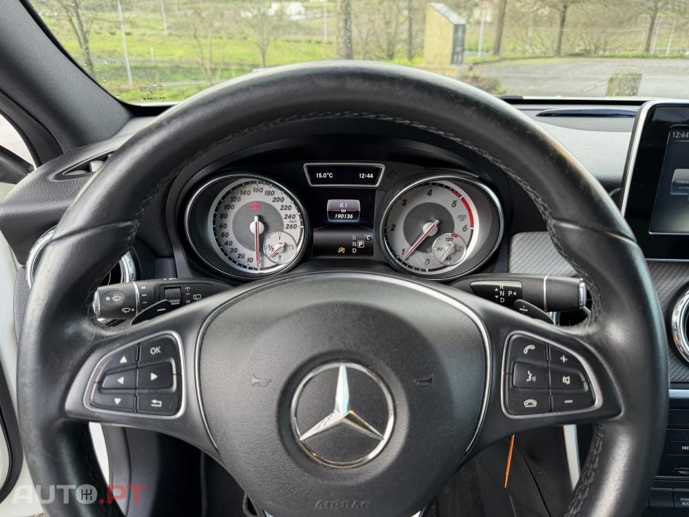 Mercedes-Benz GLA 180 d 7G-DCT Urban