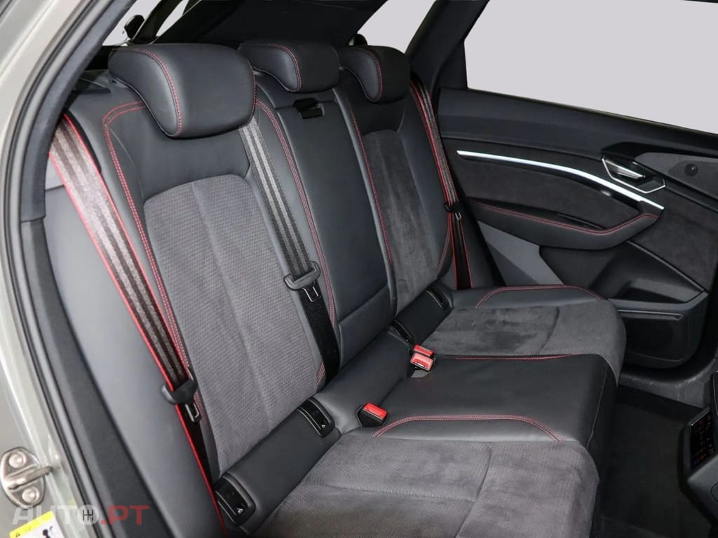 Audi Q8 e-tron LINE  I.V.A DEDUTÍVEL