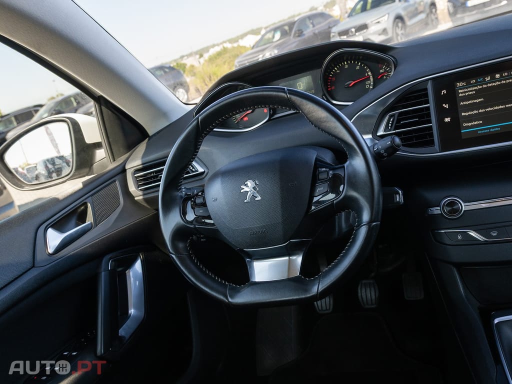 Peugeot 308 1.5 BlueHDi Business Line