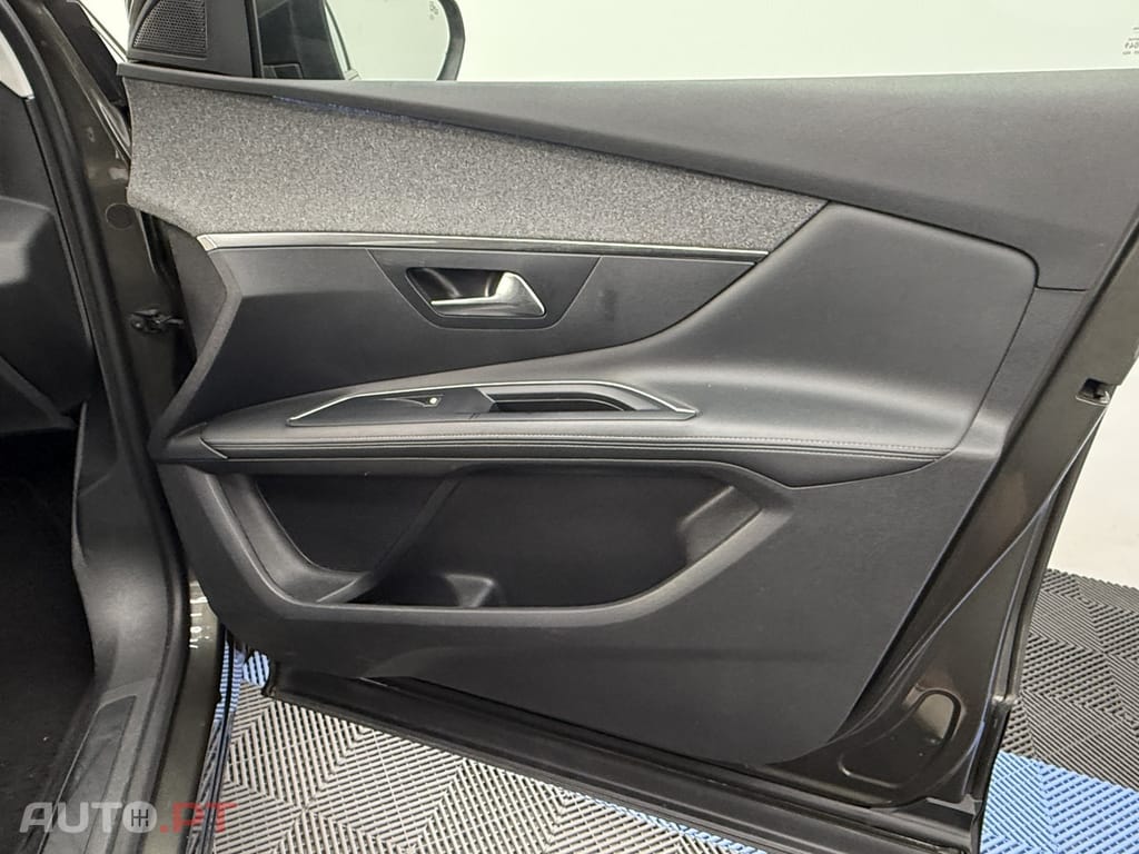 Peugeot 3008 1.5 BlueHDi Allure