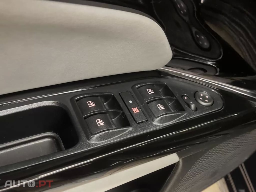 Fiat Tipo 1.3 M-Jet Easy JLL 17 (NACIONAL)