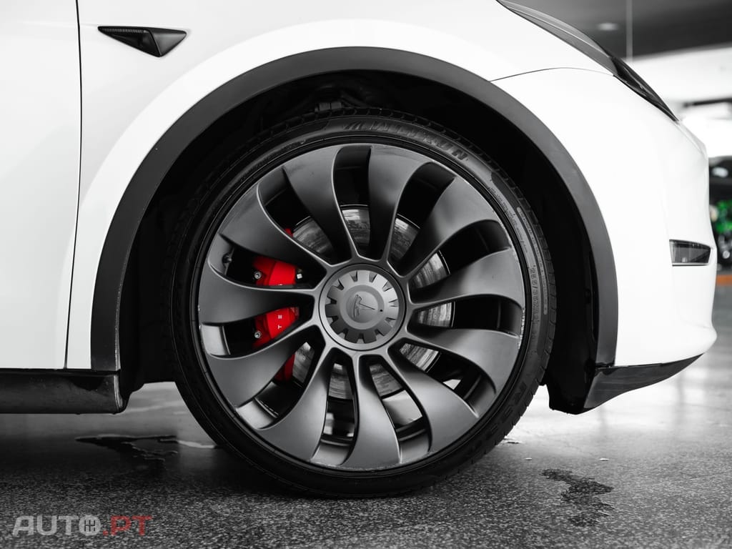 Tesla Model Y Performance Tração Integral